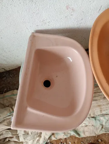 Vendo essa pia de banheiro