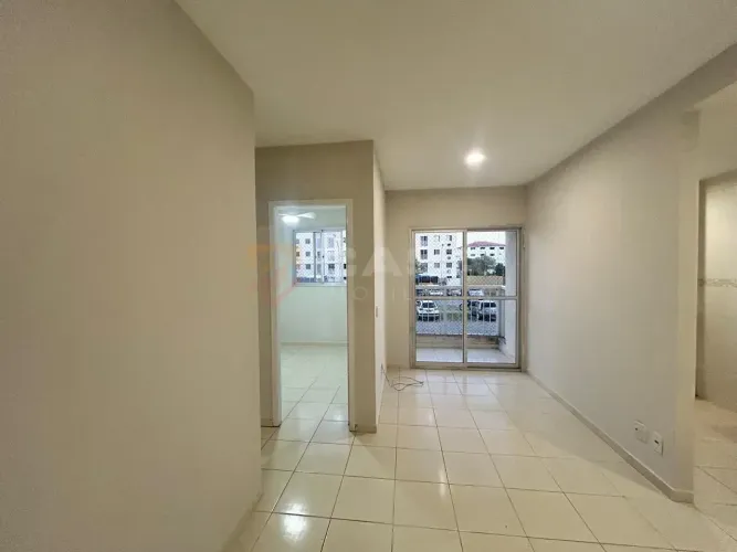 Apartamento com 2 quartos, 1 suíte, 1 vaga Excelente 2 quartos c/suíte, varanda e 52m²