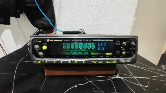 Rádio Pioneer  8200
