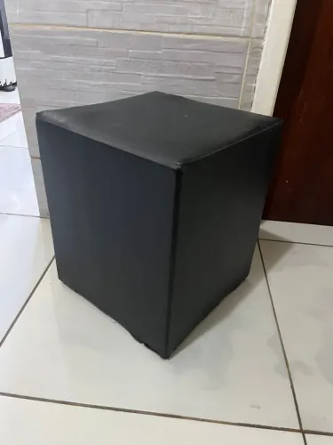 Puff quadrado preto