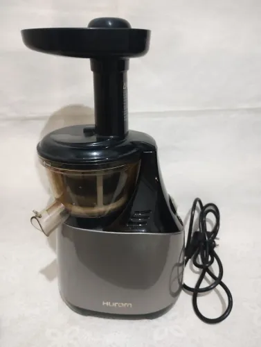 Máquina Slow Juicer Suco Prensado a frio Hurom