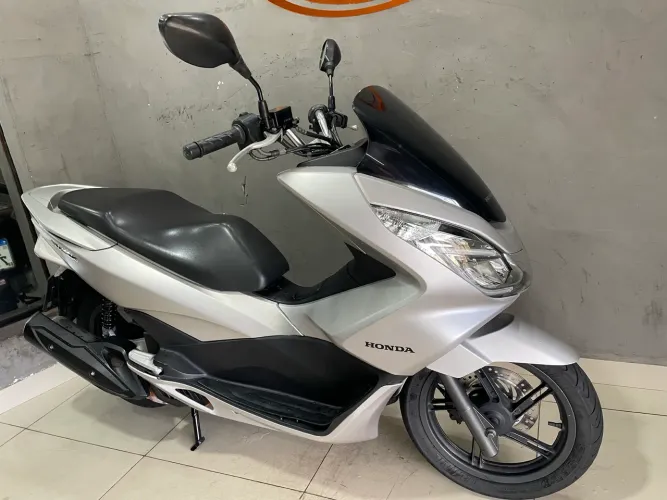 PCX 150 DLX