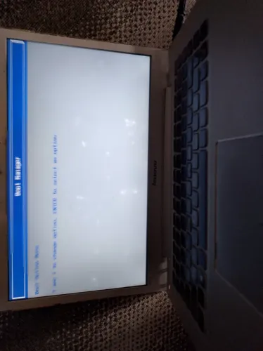 Lenovo carcaça quebrada