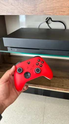 Xbox One X 4 CONTROLES 1Tb