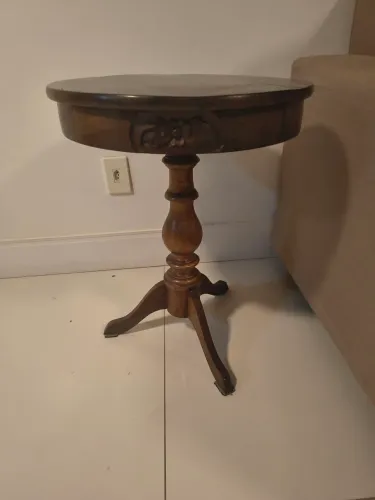 Mesa pequena jacarandá