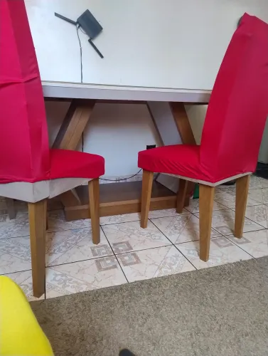 Mesa de jantar com tampo de vidro