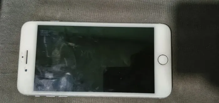 Vendo um iPhone 7 plus