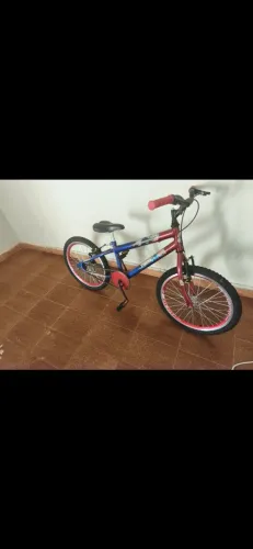 Bicicleta seminova sem detalhes