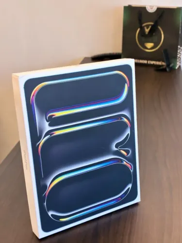 iPad Pro M5 13 Polegadas 256GB WiFi + Celular - Loja Fisica