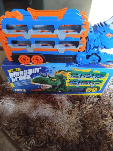 Carreta engolir carrinho 