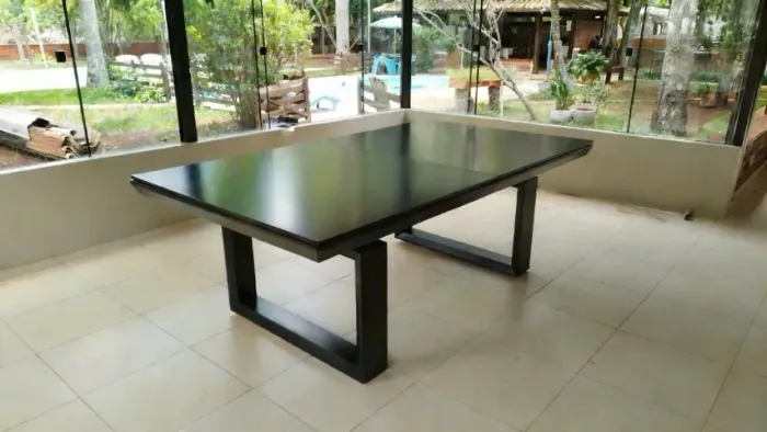 Mesa de sinuca e jantar