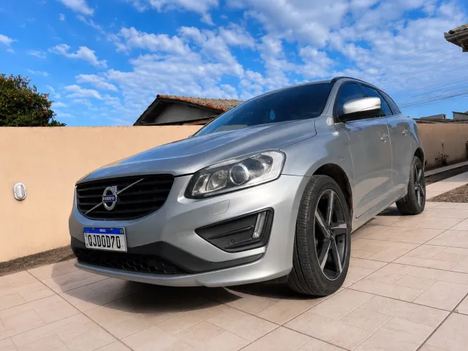 Volvo XC 60 T-5 R-design 2.0 FWD 5P 2016