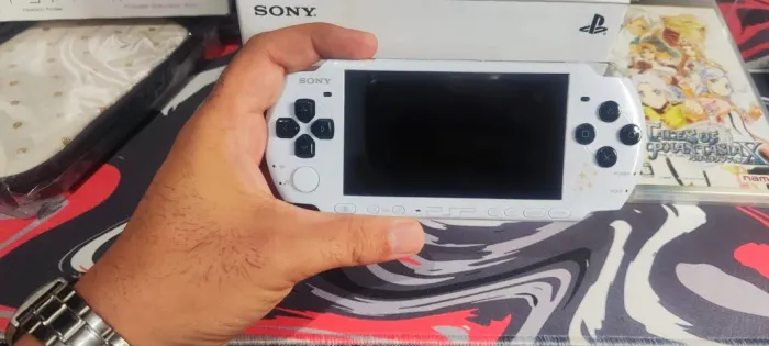 PSP-3000 Limited Edition Bundle: Uta no Prince-samaAll Star - Prelude Symphony Pack