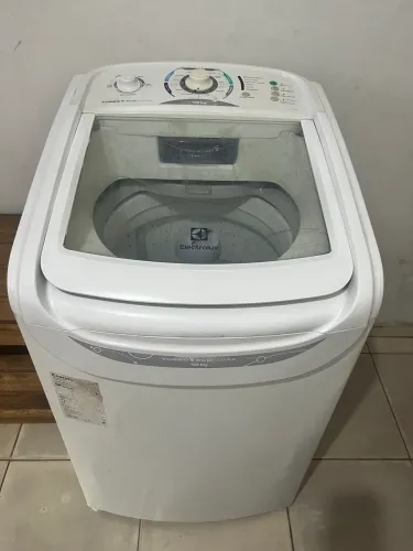 Máquina de lavar roupa Eletrolux turbo 10kg
