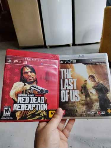 Lote com 2 jogos originais PS3 Red Dead Redemption e The last of us em ótimo estado 