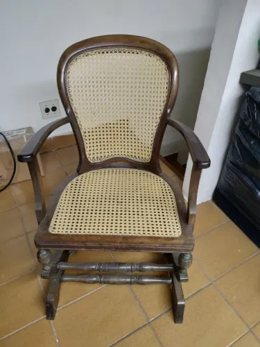 cadeira de balanço madeira e mola antiga