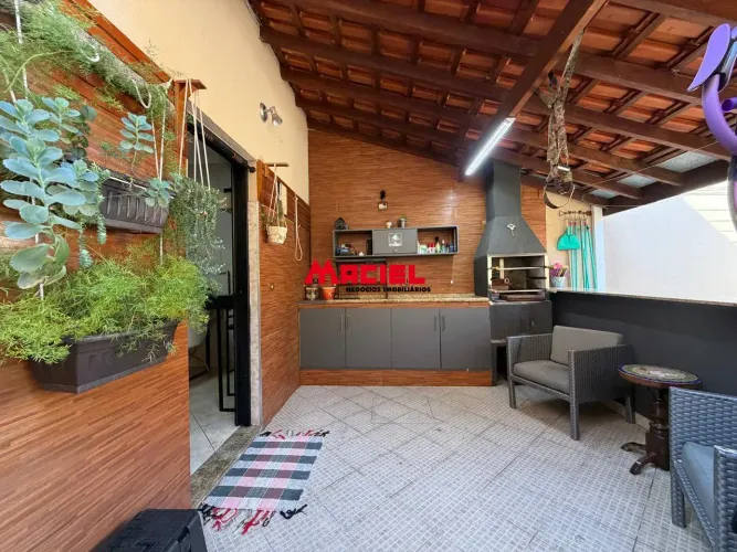Oportunidade! Sobrado amplo (Jd Del Rey) - 3 quartos / 2 suítes / área gourmet