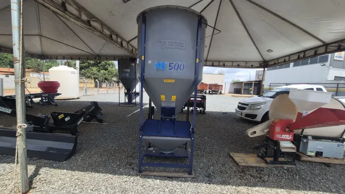 Misturador de ração TBG 500kg C/ Motor 
