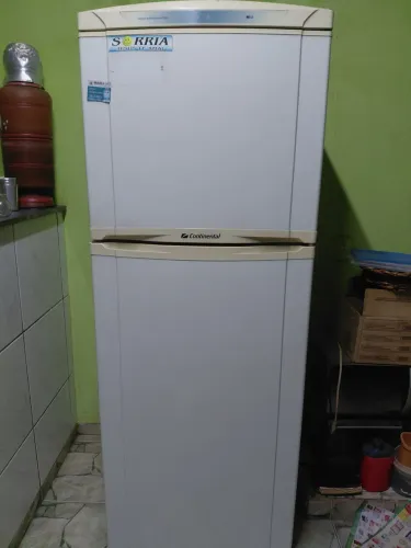Vendo geladeira continental 470 litros voltagem 110