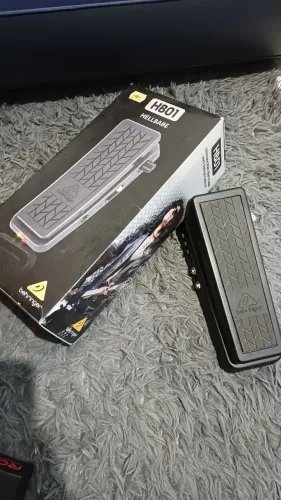 Pedal Behringer Wah Wah Hellbabe Hb01 Preto
