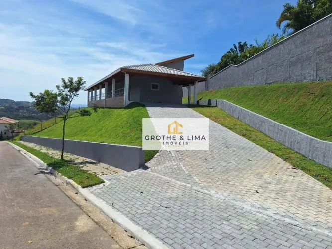BELÍSSIMA CASA TÉRREA À VENDA NO CONDOMÍNIO RESIDENCIAL MANTIQUEIRA SÃO JOSÉ DOS CAMPOS/S