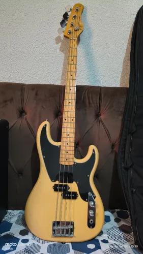 Vendo cubo amplificador Meteoro Fwb50+Contrabaixo Tagima Tw 66 passivo 4 cordas seminovos 