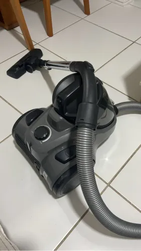 Vendo aspirador valor R$400 e uma geladeira Brastemp 429 l 1800
