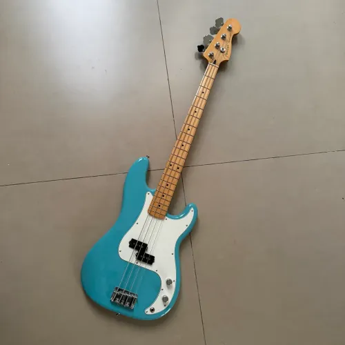 Baixo fender Player 2