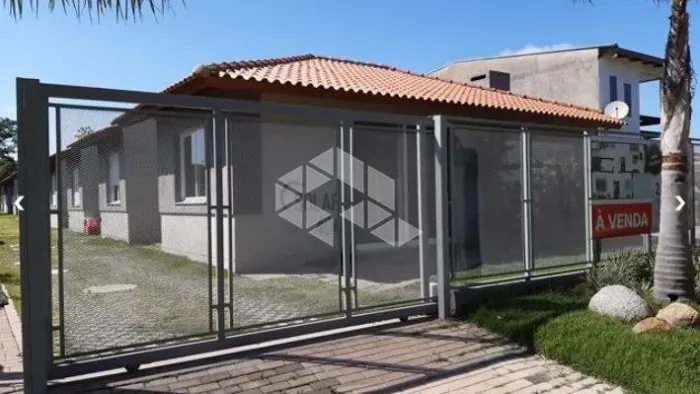 Casa à venda, com 2 quartos/dormitórios, 1 vaga/box, no bairro Ponta Grossa, Zona Sul de P