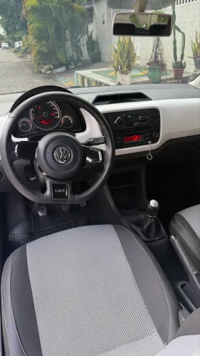 Volkswagen Up! Black/white/red 1.0 T. Flex 12V 5P 2015