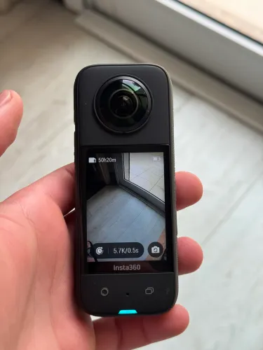 Insta360 X3 5.7K 360° + Cartão SanDisk Extreme PRO 128GB