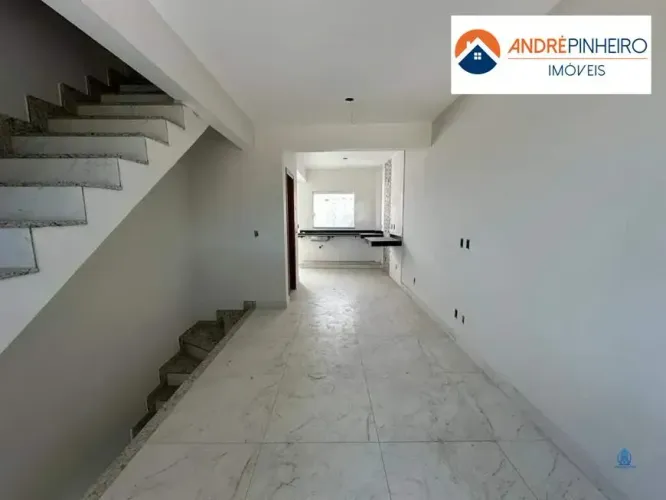 Casa Geminada Triplex com Entrada Independente no Céu Azul BH