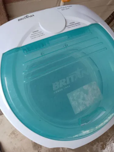 Centrífuga de roupas Britânia BRC1 semi nova em perfeito estado