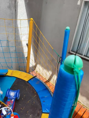 Cama elástica infantil