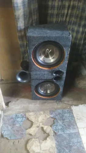 Par de sub rodstar no box  chama no ZAP *
