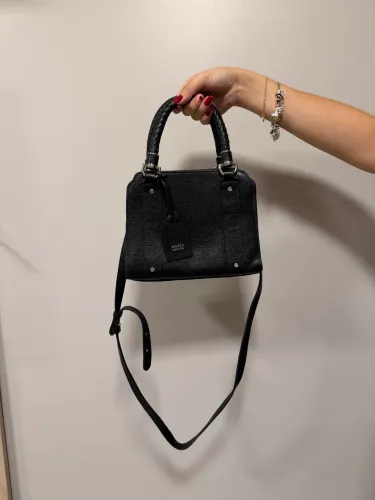 Bolsa Arezzo Original Preta com Alça Transversal em Couro