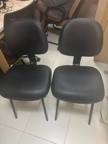 2 cadeiras fixa