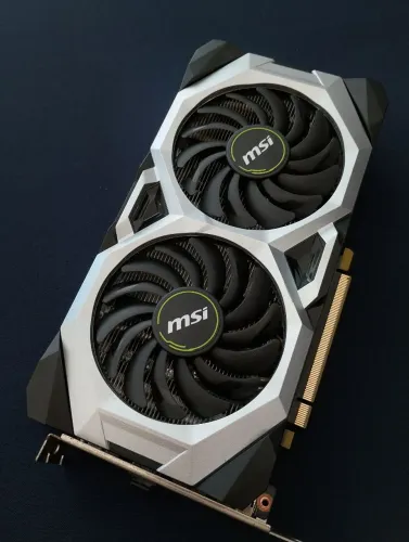 Placa de vídeo DDR6 6gigas