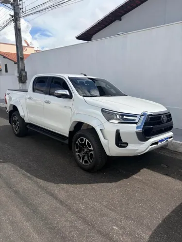 Toyota Hilux CD SRX Plus 4X4 2.8 TDI Die. Aut. 2024