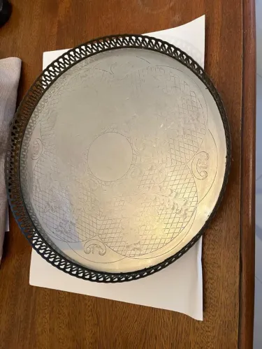 Bandeja antiga em prata. Muito estilo e sofisticação.