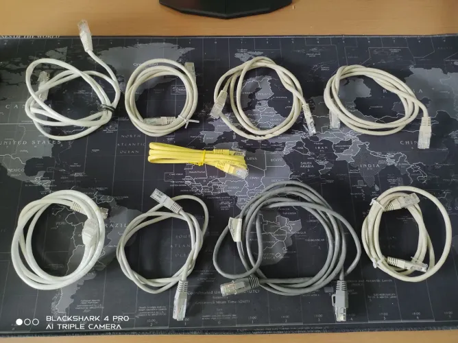 cabos Ethernet RJ45 em perfeito estado