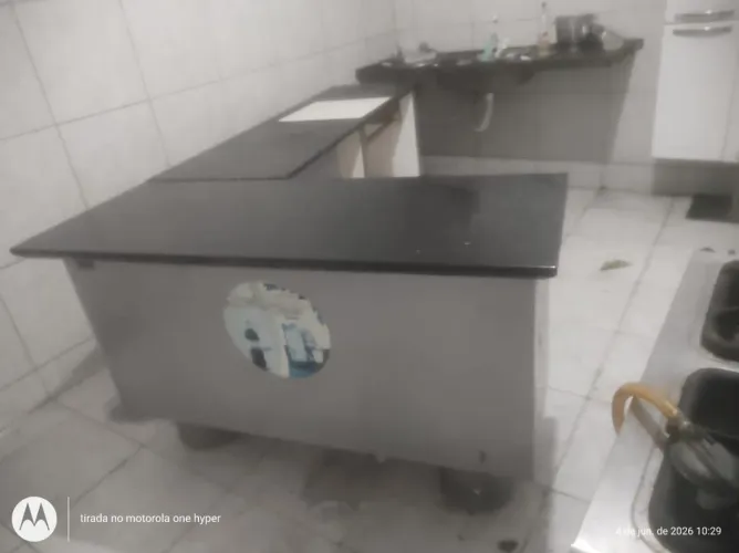 Balcão grande todo novo vem ..