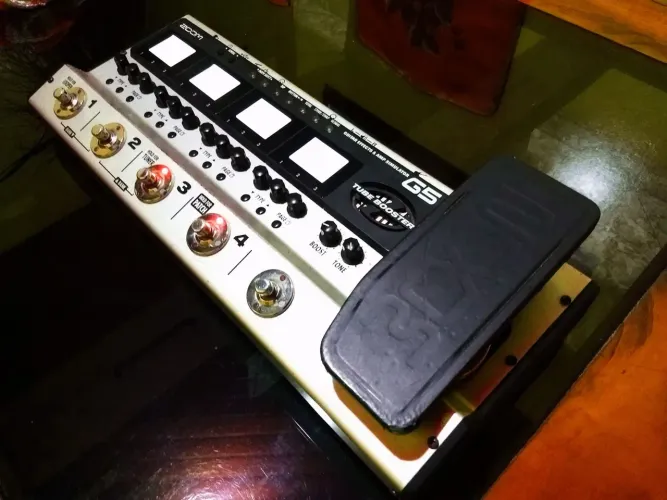 Pedaleira Zoom G5