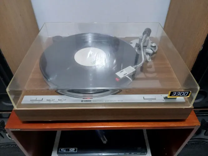 TOCA DISCOS YAMAHA YP-D4