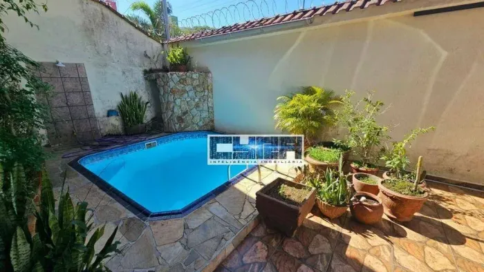 CASA de 3 DORMITÓRIOS & PISCINA com Área Gourmet no Canto do Forte