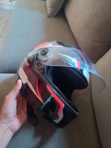 Vendo capacete new fit, bem conservado, número 60.