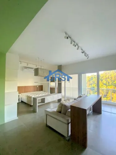 Apartamento à venda em Santana de Parnaíba, Alphaville, com 1 suíte, com 51 m²