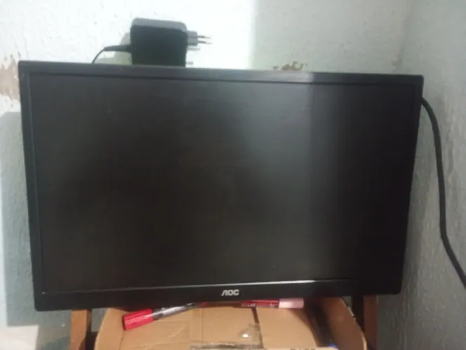 Monitor AOC de 21 polegadas Full HD