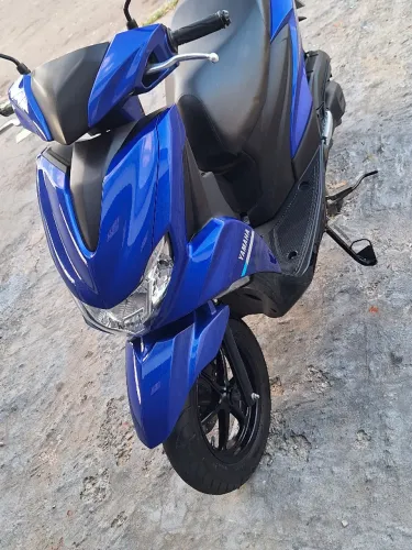 Moto Yamaha Fluo  ABS 125
