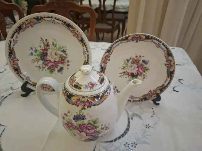 Conjunto de porcelana floral vintage Lizavi - comprado em Limoges (1996) ?
